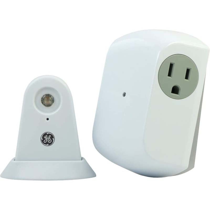 10425 – WALL TAP 1-OUTLET 12A 120V dusk AND dawn light control